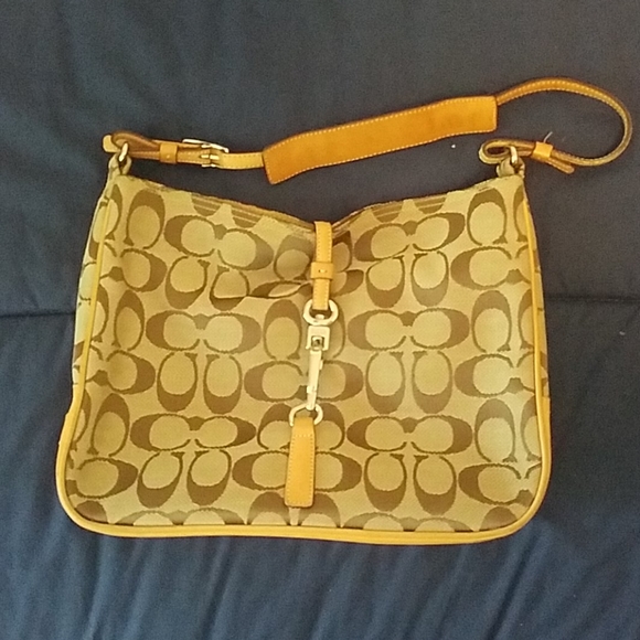 Coach shoulder bag - Picture 1 of 8
